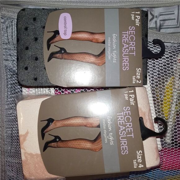 One Randomizes used Stylish stocking - Picture 2 of 3